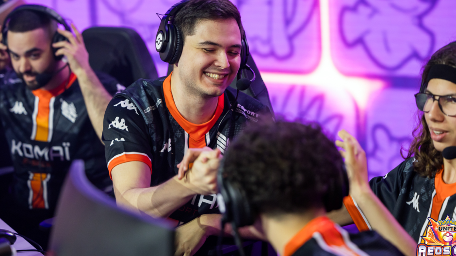 Group Stage - Friday, November 21